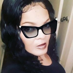 Meet your Posher, Bernice